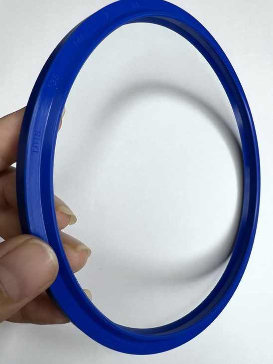 Phot nhua PU chan bui DHS DH 135x148x7mm