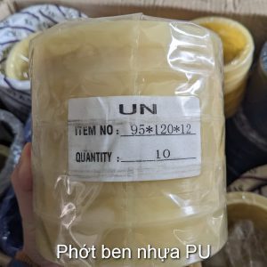 Phot ben thuy luc UN vang chong chay dau
