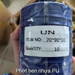 Phot ben UN chan dau